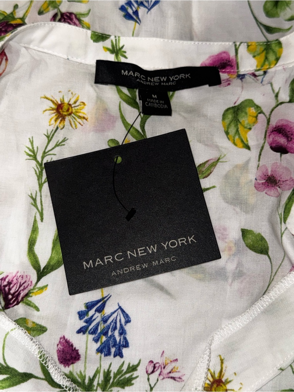 Marc New York Botanical Wildflower Ruffle Blouse -
Size Medium - Picture 12 of 13